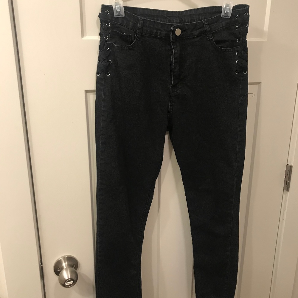 High waisted black skinny jeans with laced detail